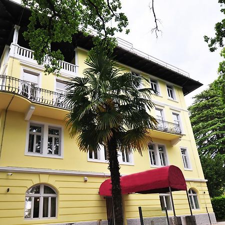 Hotel Villa Laurel Lovran Exterior photo